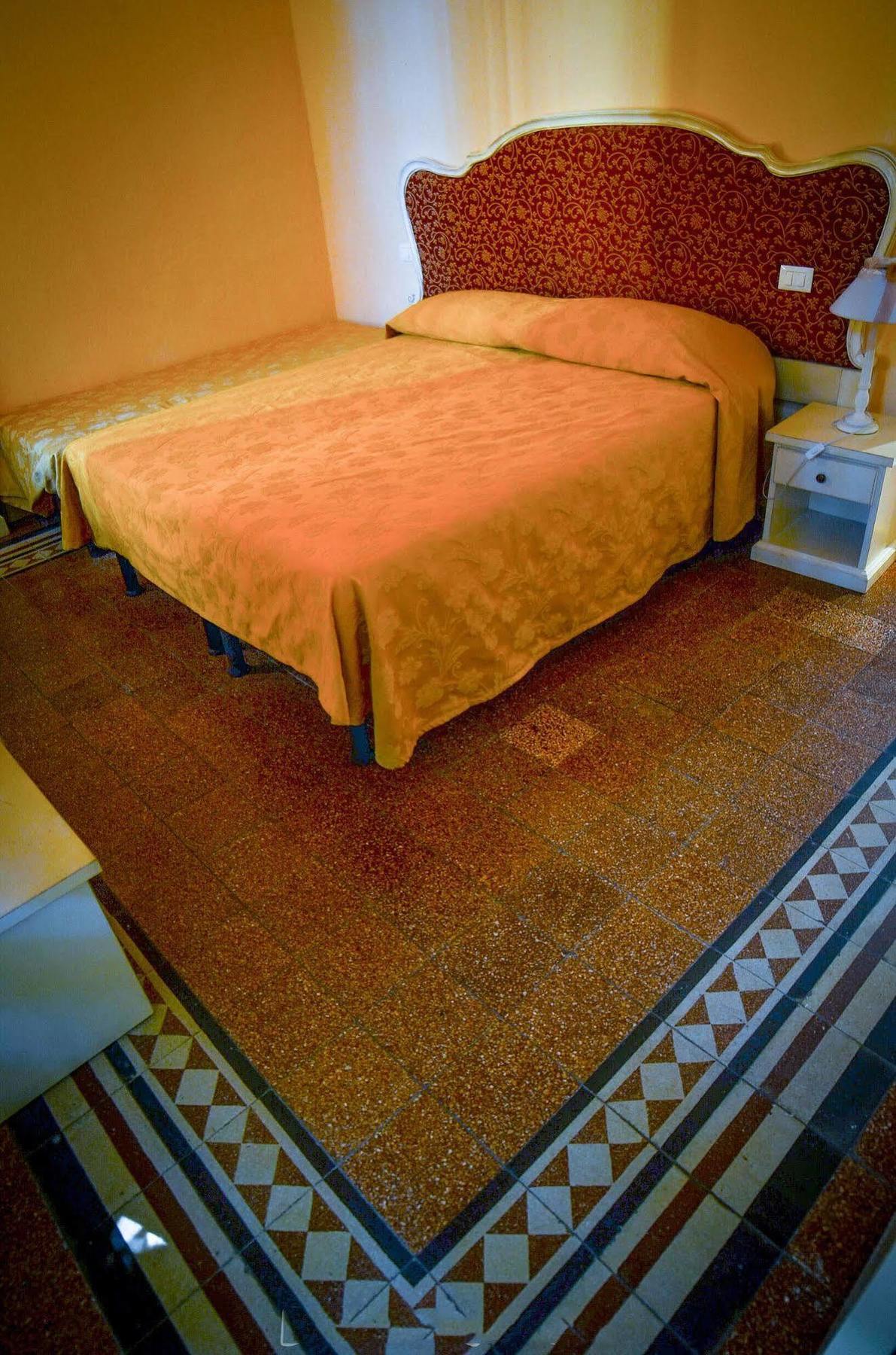 Hotel Galileo Pisa Kültér fotó